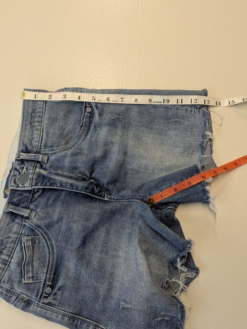 Democracy Size 2 Blue Jean Cutoff Shorts Mid-Rise - Picture 7 of 8